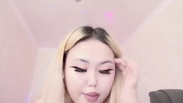 Snapshot of amelia_sunlight chatting on February 20, 3:34 am amelia sunlight online show from February 20, 3:34 am