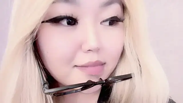 Snapshot of amelia_sunlight chatting on February 26, 3:32 am amelia sunlight online show from February 26, 3:32 am