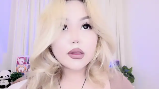 Snapshot of amelia_sunlight chatting on March 17, 1:14 am amelia sunlight online show from March 17, 1:14 am