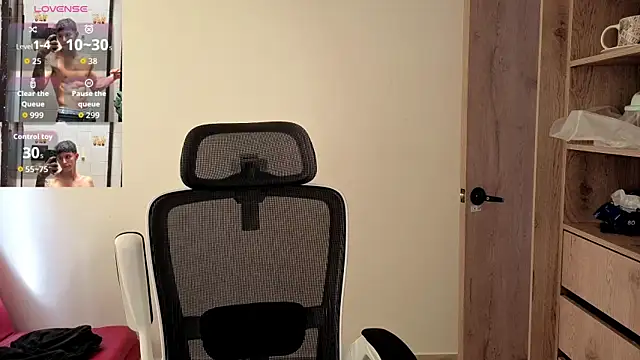 Cristopher23  online show from October 14, 1:56 pm