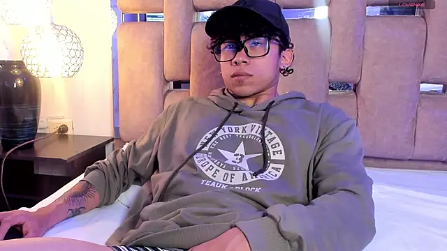 AkazaBoy  online show from February 23, 4:32 am