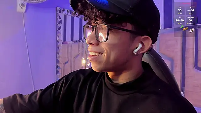 AkazaBoy  online show from March 28, 5:18 am