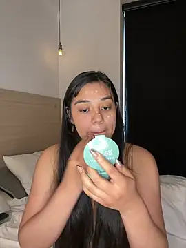 floriamANDjazmin online show from July 31, 9:14 pm