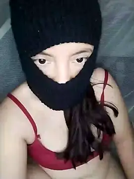 lisseth online show from December 7, 5:04 am