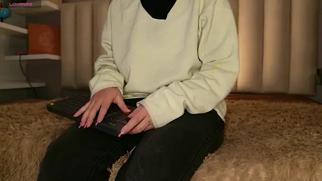 Megan mooree  online show from April 18, 12:09 pm