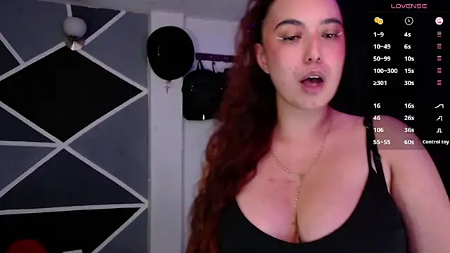 liannalee  online show from April 6, 10:22 pm