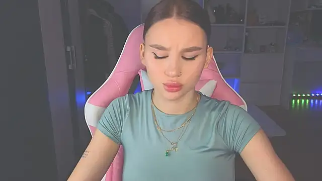 doll barbieee online show from June 23, 1:09 pm
