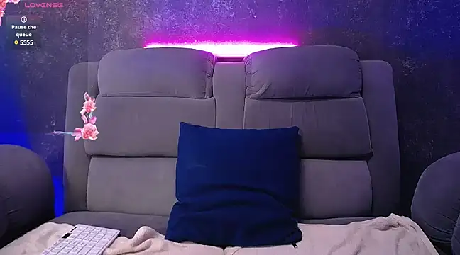 Snapshot of hannaa_jhoonson chatting on December 13, 8:47 pm hannaa jhoonson online show from December 13, 8:47 pm