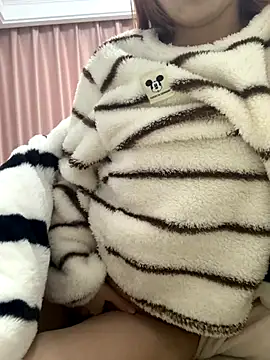 Snapshot of Aimeil chatting on December 14, 6:45 pm Aimeil online show from December 14, 6:45 pm