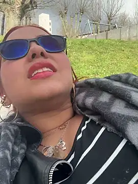 Miapeyton online show from March 18, 3:31 pm