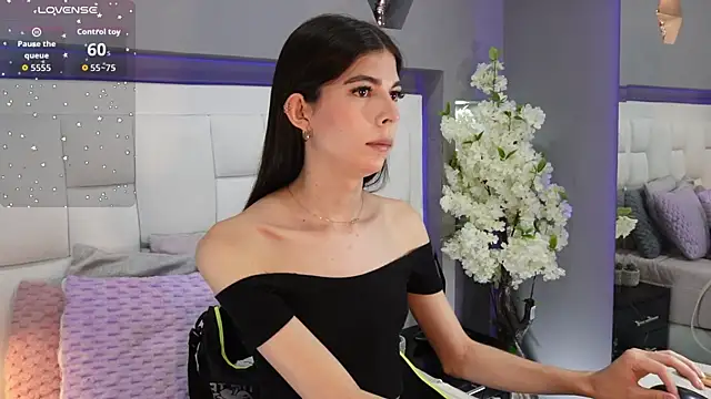 Snapshot of CuteAri chatting on October 5, 8:07 pm CuteAri online show from October 5, 8:07 pm