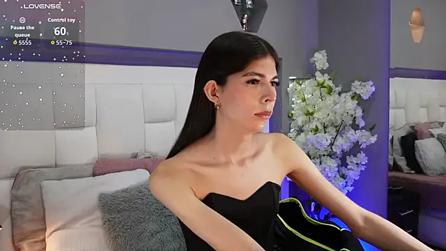 Snapshot of CuteAri chatting on October 17, 9:06 pm CuteAri online show from October 17, 9:06 pm