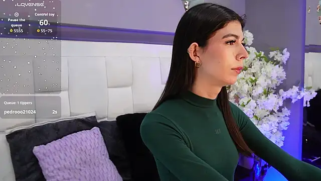 Snapshot of CuteAri chatting on October 31, 8:43 pm CuteAri online show from October 31, 8:43 pm