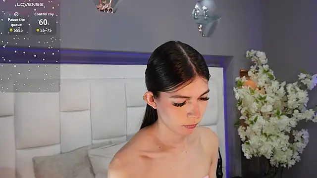 Snapshot of CuteAri chatting on January 6, 8:45 pm CuteAri online show from January 6, 8:45 pm