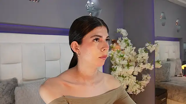 Snapshot of CuteAri chatting on January 10, 8:43 pm CuteAri online show from January 10, 8:43 pm