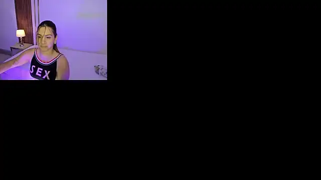 Snapshot of CamilaVegas_ chatting on May 8, 12:21 pm CamilaVegas online show from May 8, 12:21 pm