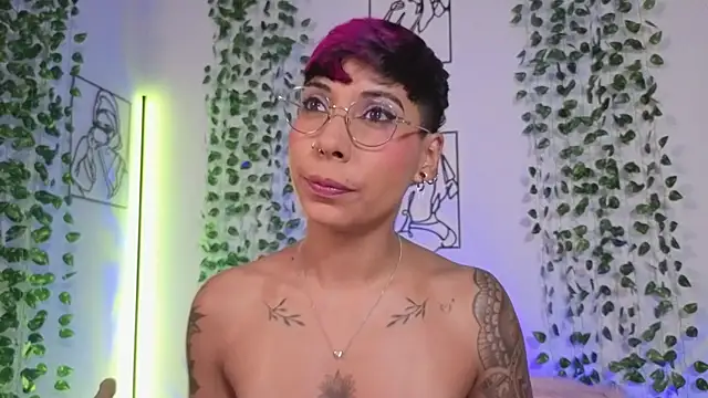 MiaMorgan  online show from May 12, 3:20 pm