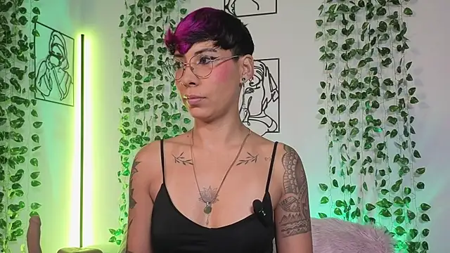 MiaMorgan  online show from May 21, 1:29 pm