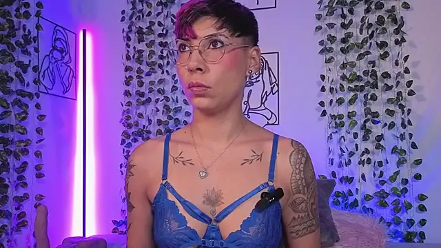 MiaMorgan  online show from May 27, 2:25 pm