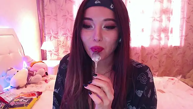 Snapshot of lilianbee chatting on July 8, 5:56 am lilianbee online show from July 8, 5:56 am