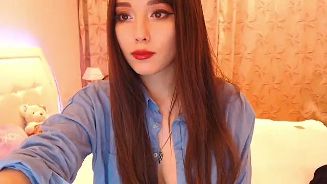 Snapshot of lilianbee chatting on July 9, 7:01 am lilianbee online show from July 9, 7:01 am