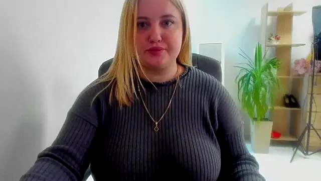 Snapshot of Doliss chatting on January 7, 8:06 am Doliss online show from January 7, 8:06 am