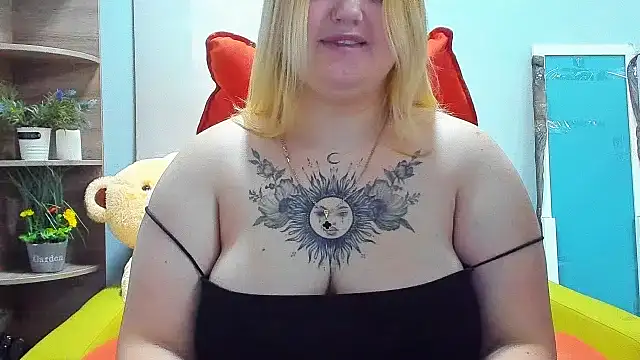 Snapshot of Doliss chatting on January 8, 7:21 am Doliss online show from January 8, 7:21 am