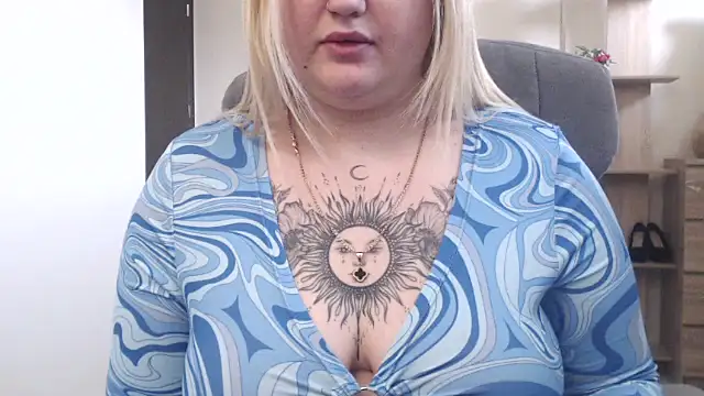 Snapshot of Doliss chatting on January 14, 8:42 am Doliss online show from January 14, 8:42 am