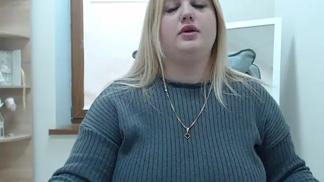 Snapshot of Doliss chatting on February 7, 7:01 am Doliss online show from February 7, 7:01 am