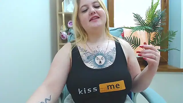 Snapshot of Doliss chatting on February 26, 7:07 am Doliss online show from February 26, 7:07 am