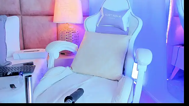 LizSheibaum online show from February 7, 4:43 pm