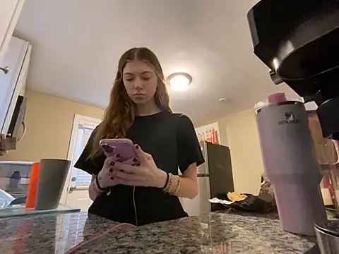 Snapshot of emilycoco chatting on January 26, 10:02 pm emilycoco online show from January 26, 10:02 pm