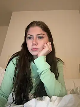 Snapshot of emilycoco chatting on February 22, 3:51 am emilycoco online show from February 22, 3:51 am