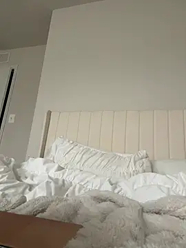 Snapshot of emilycoco chatting on February 22, 8:40 pm emilycoco online show from February 22, 8:40 pm