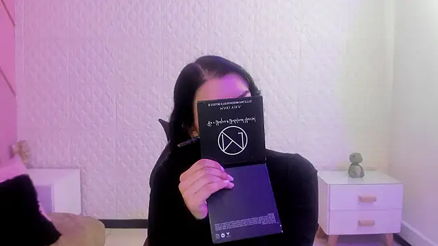 Violetaa diazz online show from March 27, 9:25 pm