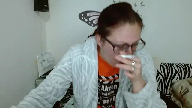 LadyHellene online show from February 4, 5:24 am