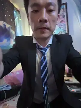 ex199212 online show from June 30, 4:46 am