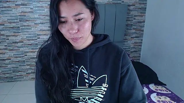 Snapshot of _joy_yva chatting on October 26, 2:39 am joy yva online show from October 26, 2:39 am