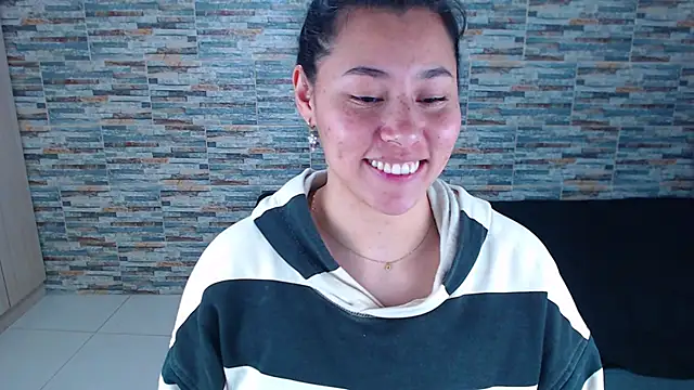 Snapshot of _joy_yva chatting on November 20, 4:18 pm joy yva online show from November 20, 4:18 pm