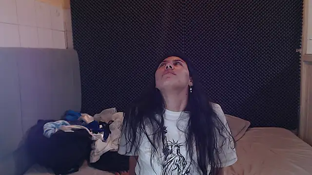 Snapshot of _joy_yva chatting on November 27, 12:02 am joy yva online show from November 27, 12:02 am