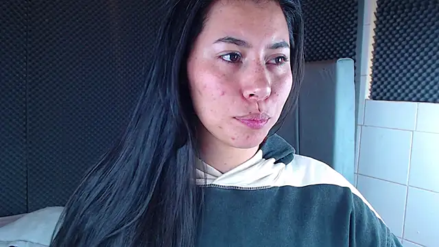 Snapshot of _joy_yva chatting on December 5, 6:59 pm joy yva online show from December 5, 6:59 pm