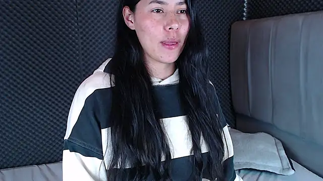 Snapshot of _joy_yva chatting on December 15, 11:09 pm joy yva online show from December 15, 11:09 pm