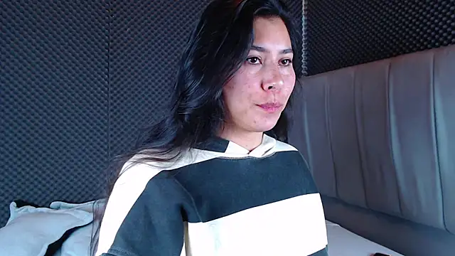 Snapshot of _joy_yva chatting on December 19, 12:50 am joy yva online show from December 19, 12:50 am