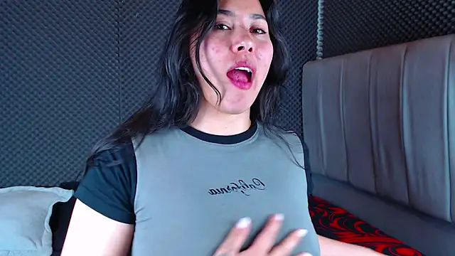 Snapshot of _joy_yva chatting on December 19, 11:23 pm joy yva online show from December 19, 11:23 pm