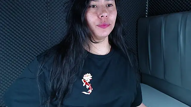 Snapshot of _joy_yva chatting on January 10, 1:07 am joy yva online show from January 10, 1:07 am