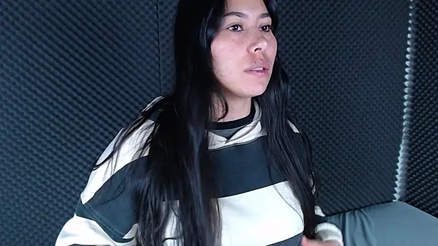 Snapshot of _joy_yva chatting on January 14, 11:42 pm joy yva online show from January 14, 11:42 pm