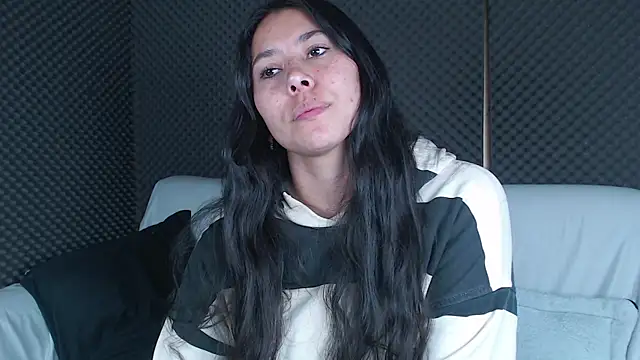 Snapshot of _joy_yva chatting on February 10, 10:14 pm joy yva online show from February 10, 10:14 pm