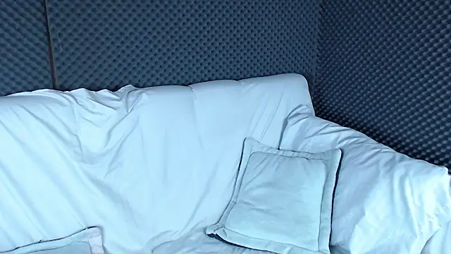 Snapshot of _joy_yva chatting on March 16, 10:25 pm joy yva online show from March 16, 10:25 pm