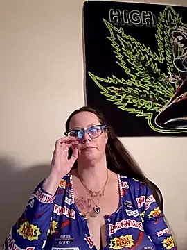 TheGoldenLotus online show from March 5, 11:17 am