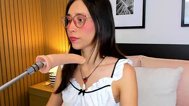 doll bella  online show from March 29, 7:58 pm